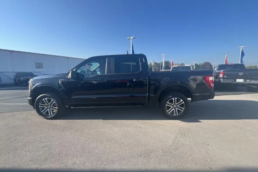 2023 Ford F-150 XL photo 1