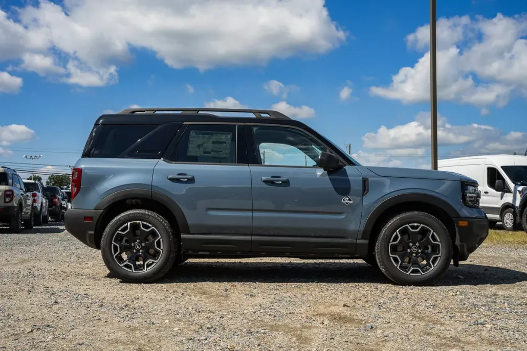 2025 Ford Bronco Sport Outer Banks photo 1