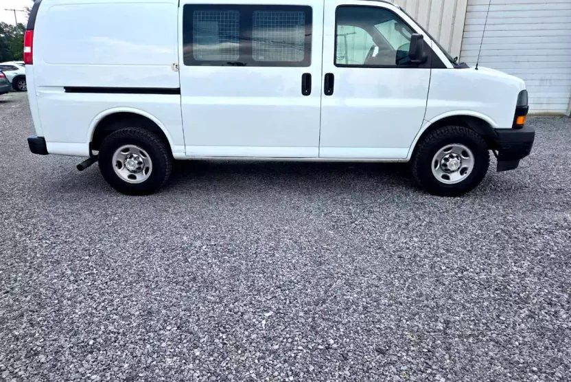 2020 Chevrolet Express 2500 Cargo photo 1