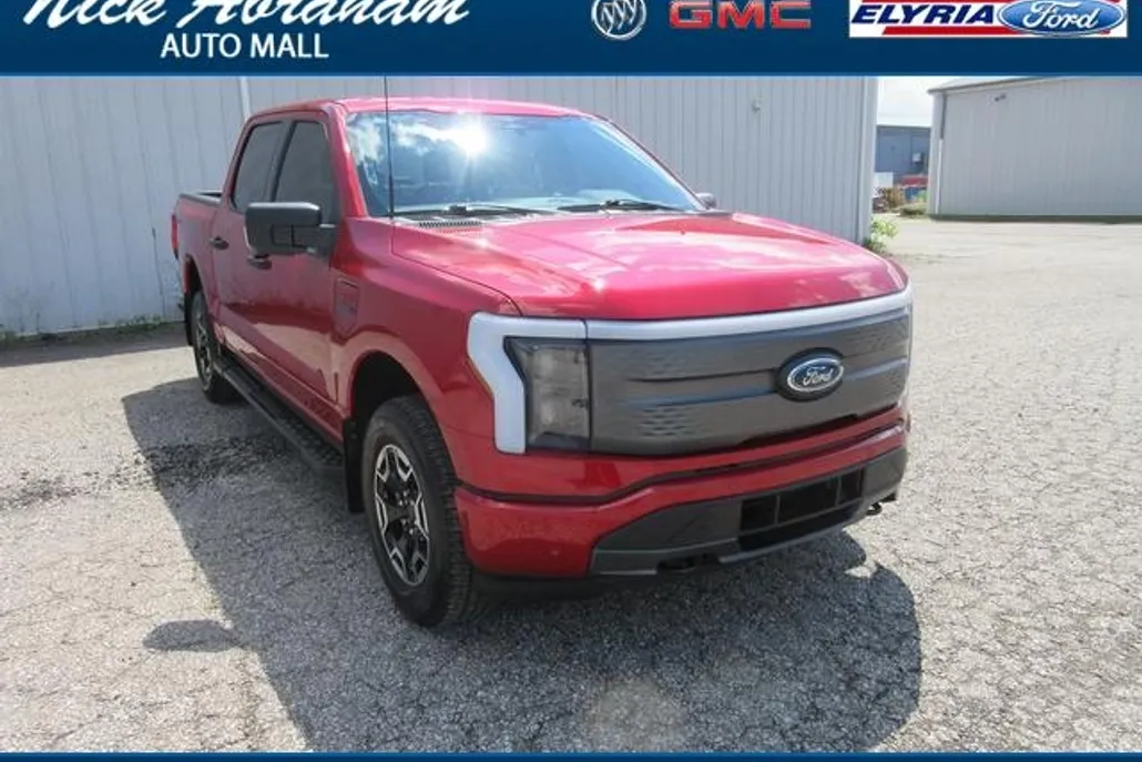 2023 Ford F-150 Lightning XLT photo 1