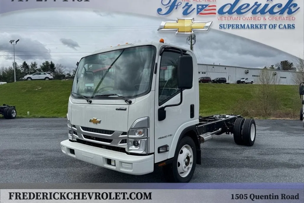 2024 Chevrolet Silverado 4500HD Base photo 1