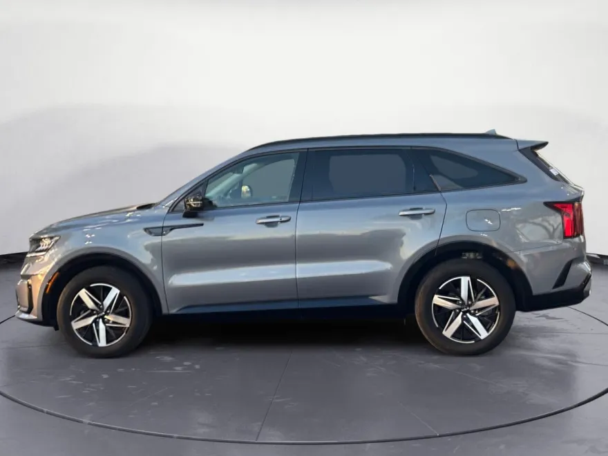2022 Kia Sorento S photo 1