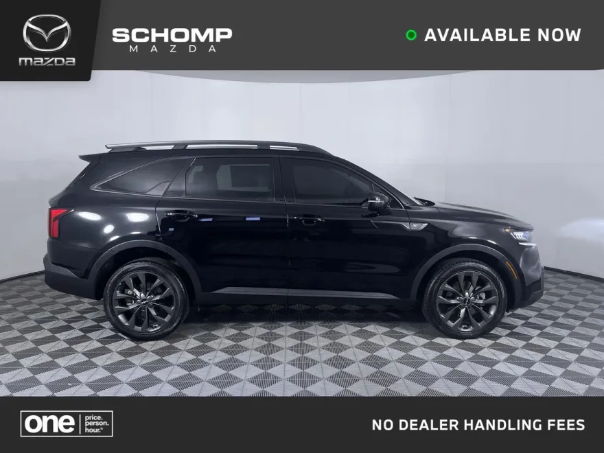 2022 Kia Sorento EX photo 1