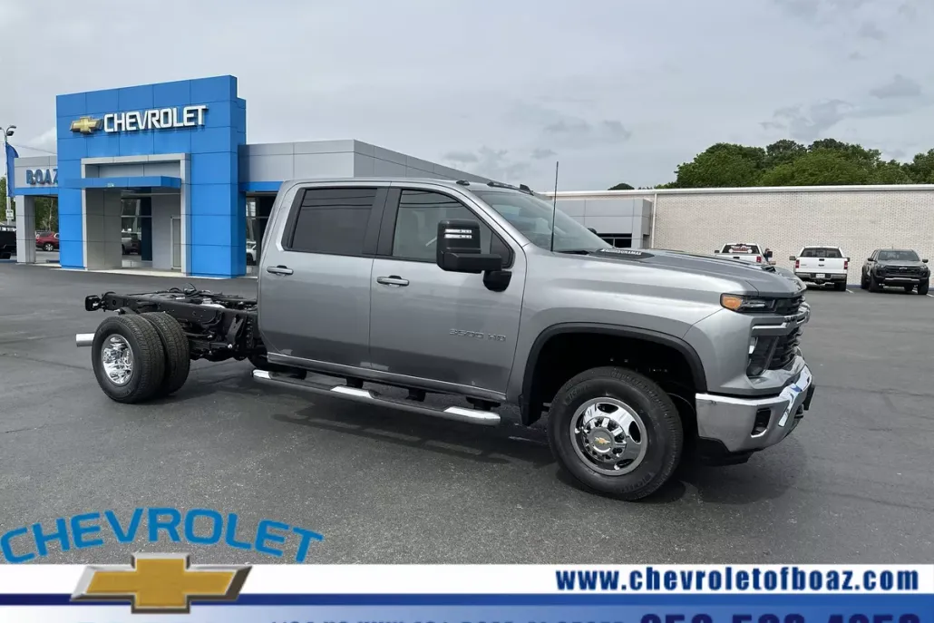 2025 Chevrolet Silverado 3500HD LT photo 1