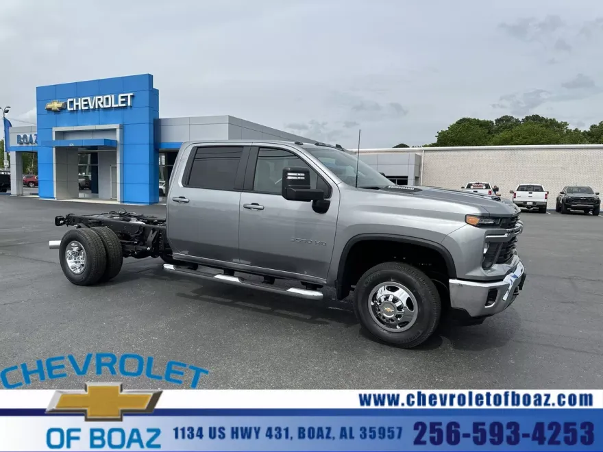 2025 Chevrolet Silverado 3500HD LT photo 1