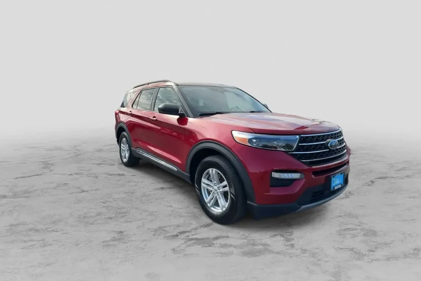 2021 Ford Explorer XLT photo 1