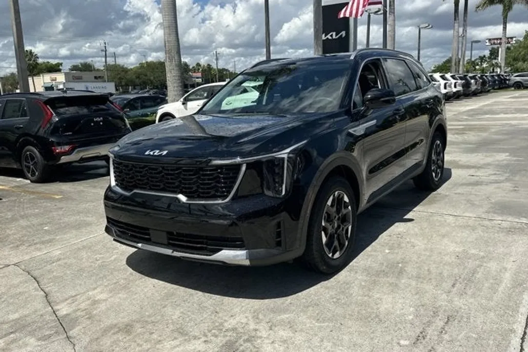 2026 Kia Sorento S photo 1