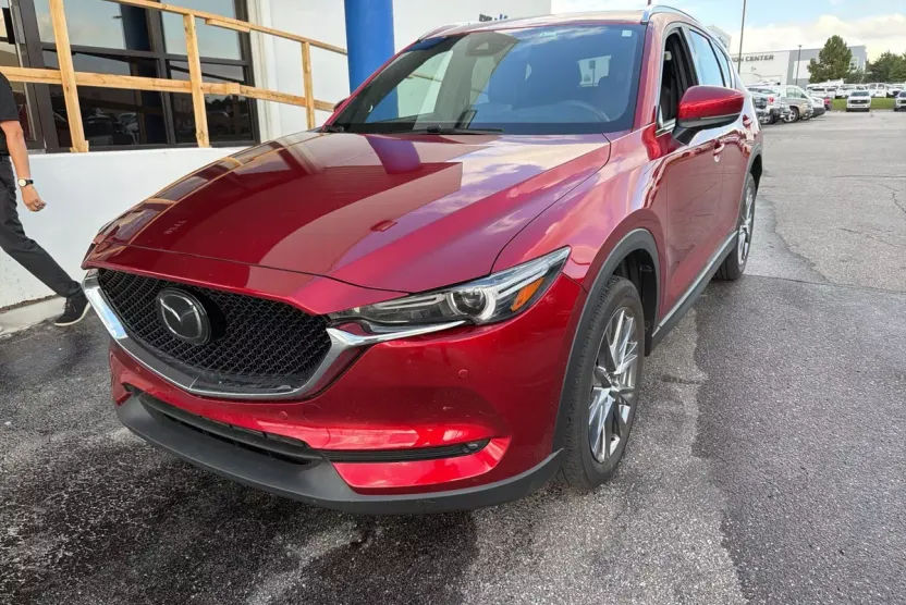 2021 Mazda CX-5 Signature photo 1