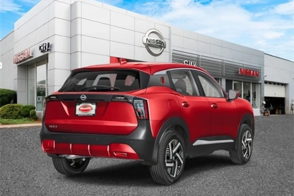 2025 Nissan Kicks SV photo 1