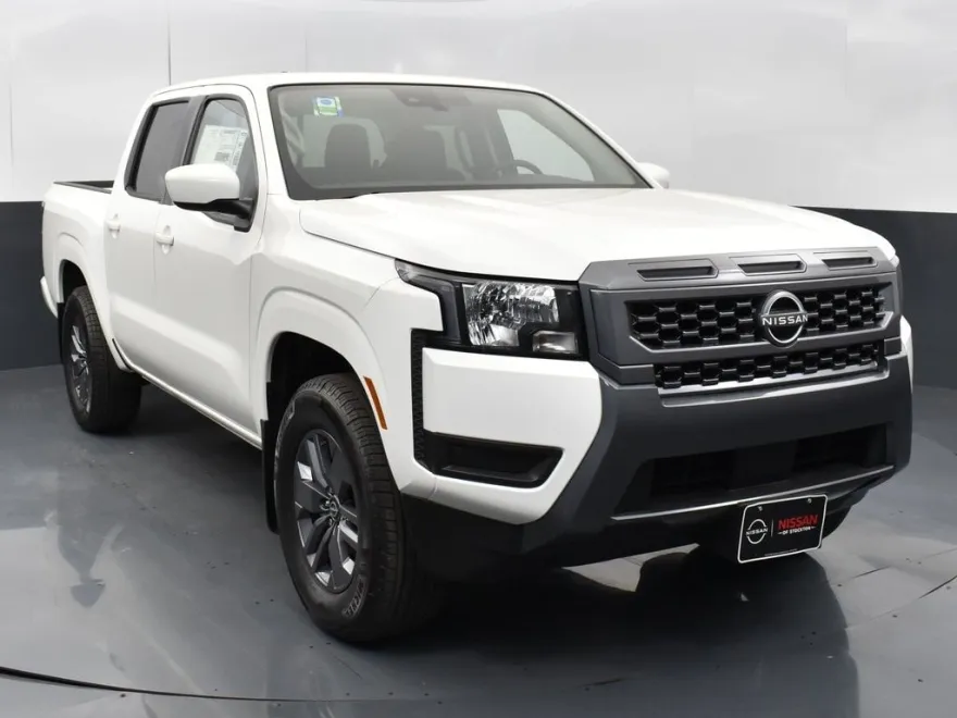 2025 Nissan Frontier SV photo 1