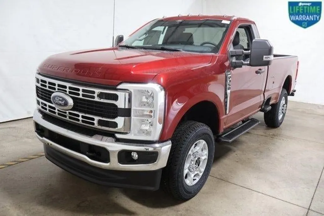 2025 Ford F-350 XLT photo 1