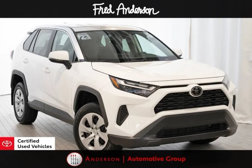 2023 Toyota RAV4 LE photo 1