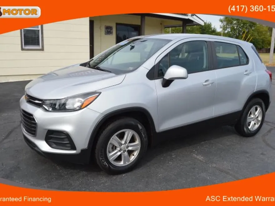 2017 Chevrolet Trax LS photo 1