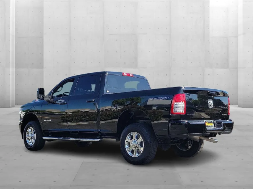 2024 Ram 2500 Big Horn photo 1