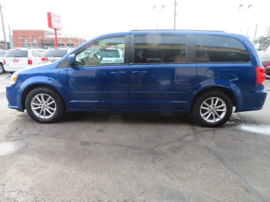 2013 Dodge Grand Caravan SXT photo 1
