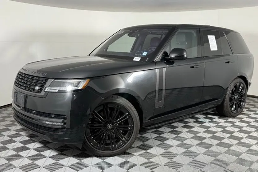 2023 Land Rover Range Rover SE photo 1