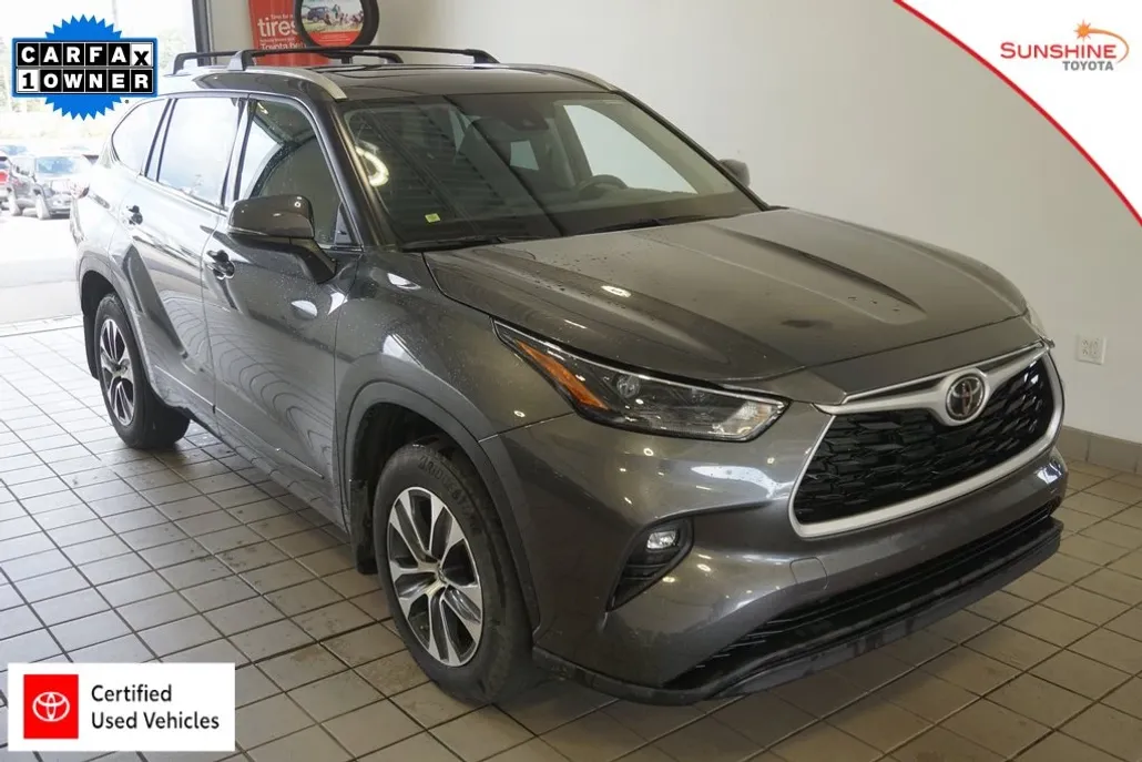2022 Toyota Highlander XLE photo 1