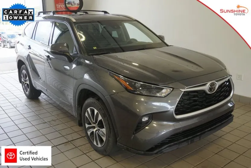 2022 Toyota Highlander XLE photo 1
