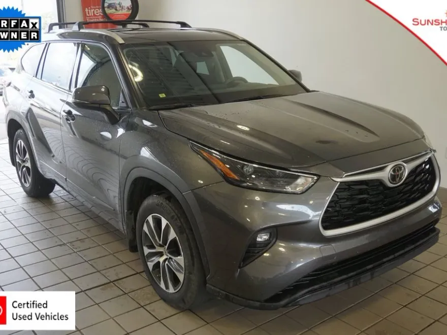 2022 Toyota Highlander XLE photo 1