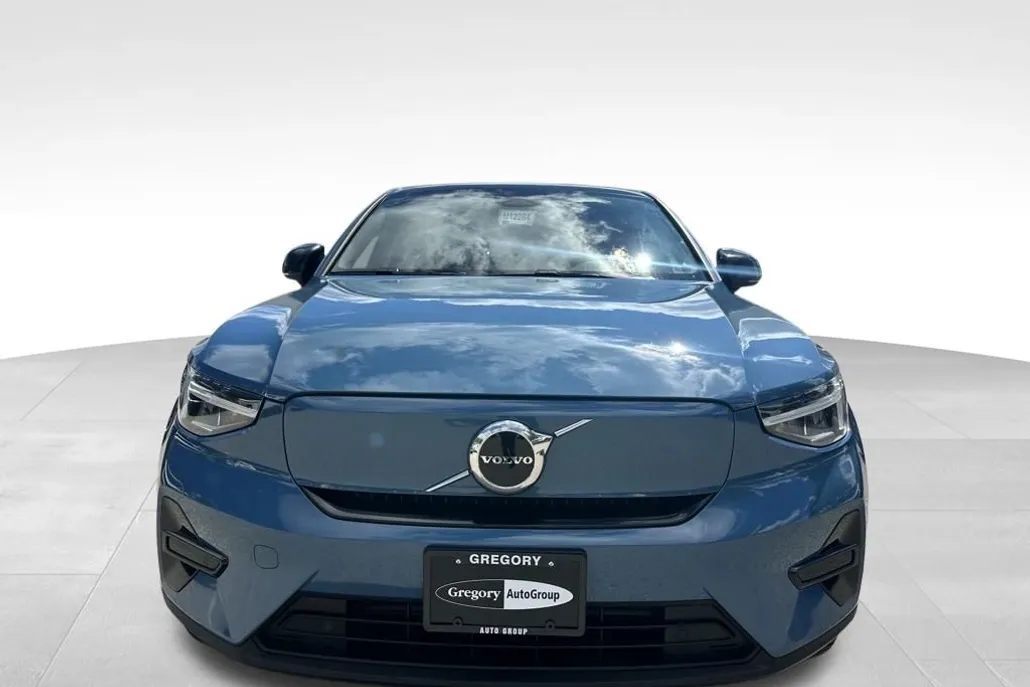 2023 Volvo C40 Recharge Core photo 1