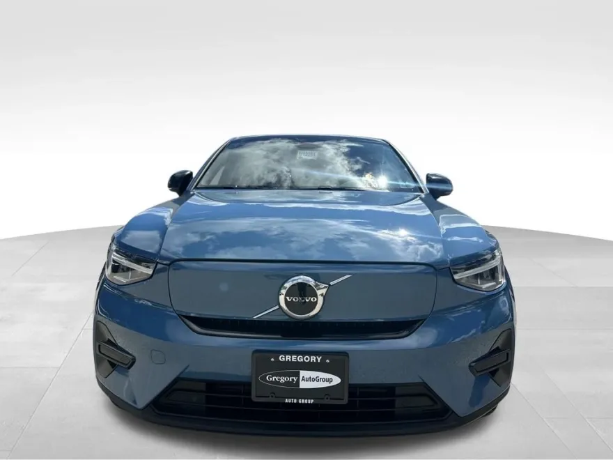 2023 Volvo C40 Recharge Core photo 1