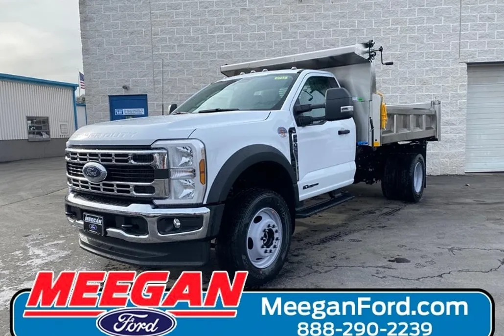 2024 Ford F-600 photo 1
