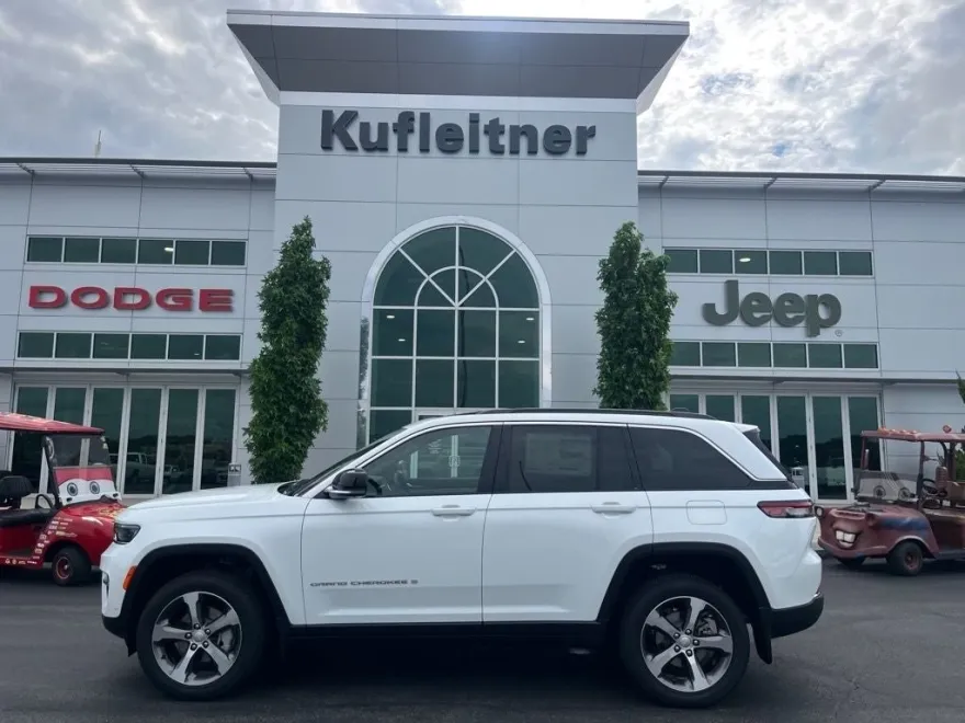2025 Jeep Grand Cherokee Limited photo 1