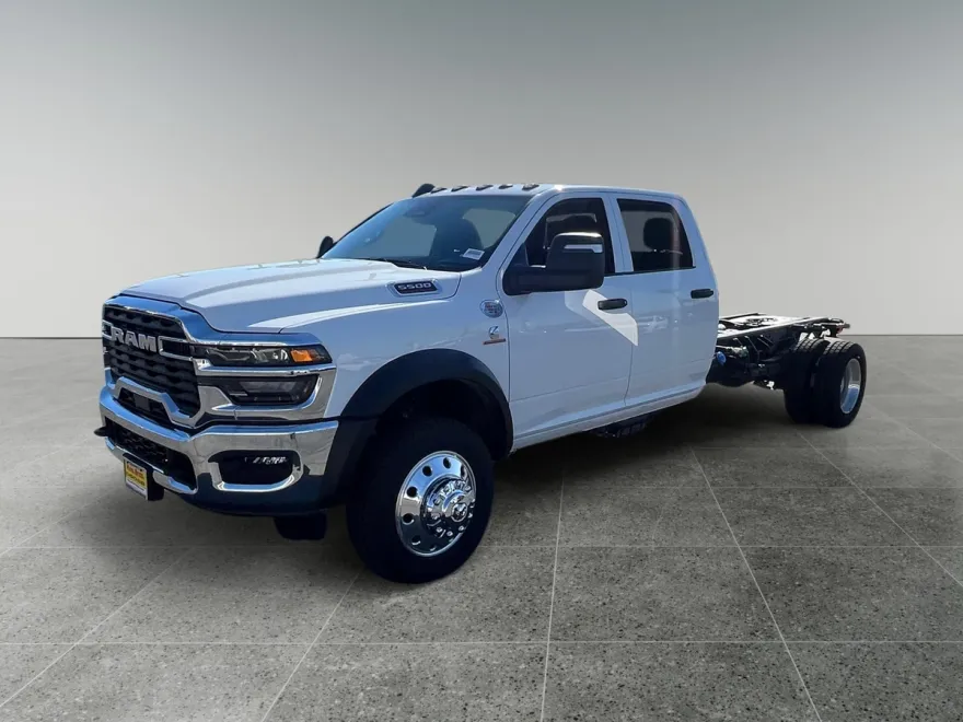 2025 Ram 5500 Tradesman photo 1