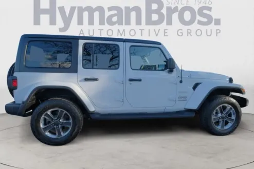 2020 Jeep Wrangler Unlimited Sahara photo 2