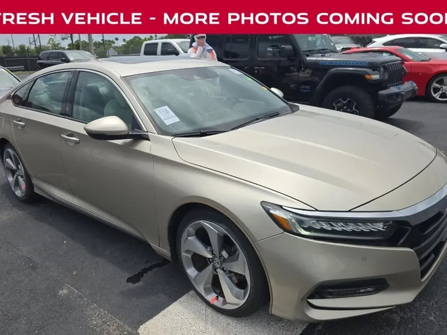 2018 Honda Accord Touring photo 1