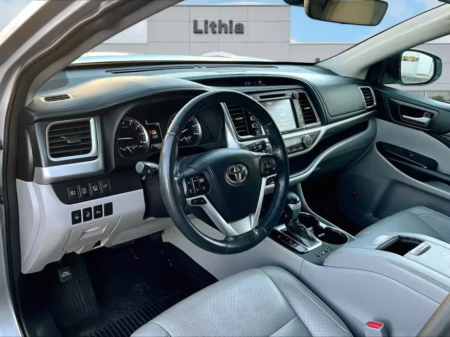 2018 Toyota Highlander Limited Platinum photo 1