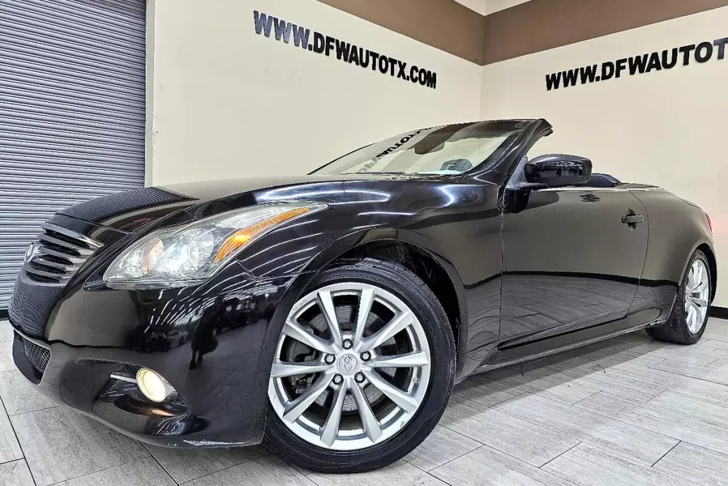 2013 Infiniti Q50 photo 1