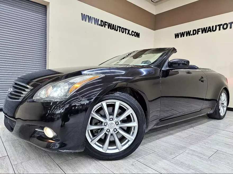 2013 Infiniti Q50 photo 1