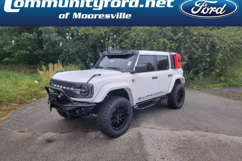2025 Ford Bronco Badlands photo 1