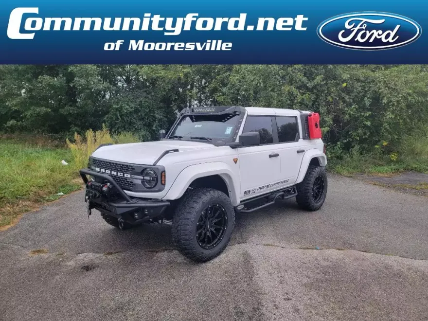 2025 Ford Bronco Badlands photo 1