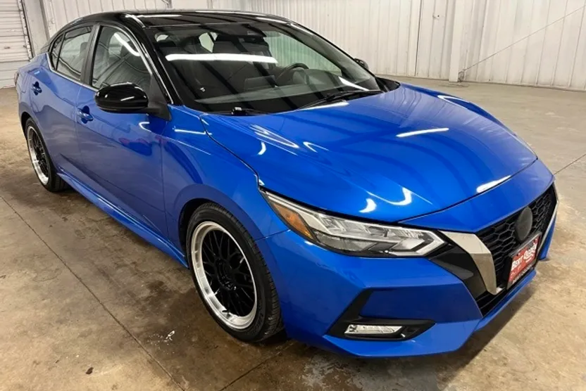 2022 Nissan Sentra SR photo 1