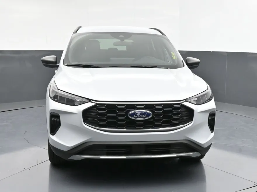 2025 Ford Escape ST-Line photo 1