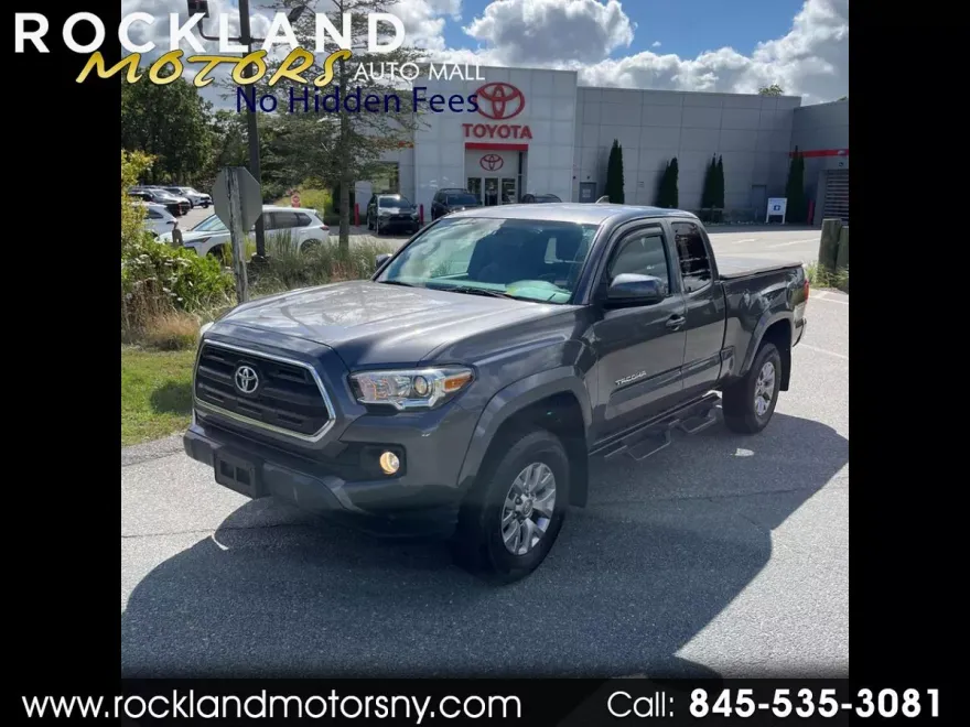 2017 Toyota Tacoma SR5 Access Cab photo 1