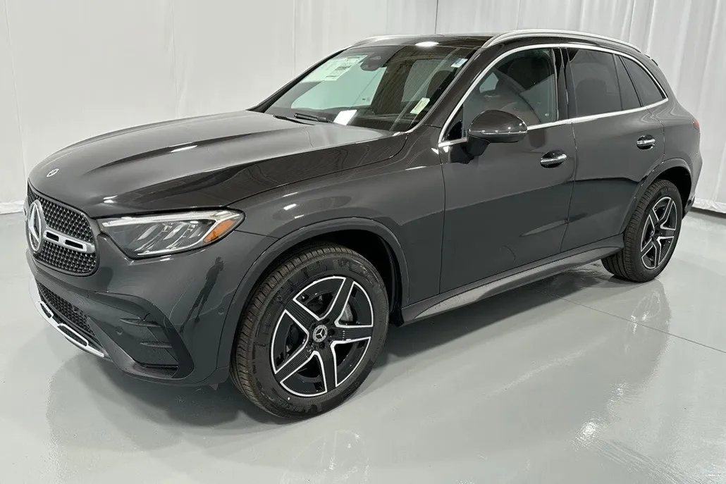 2025 Mercedes Benz GLC 300 AMG photo 1