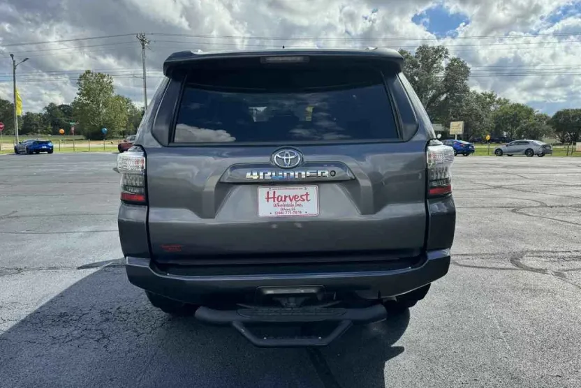 2015 Toyota 4Runner Base photo 1
