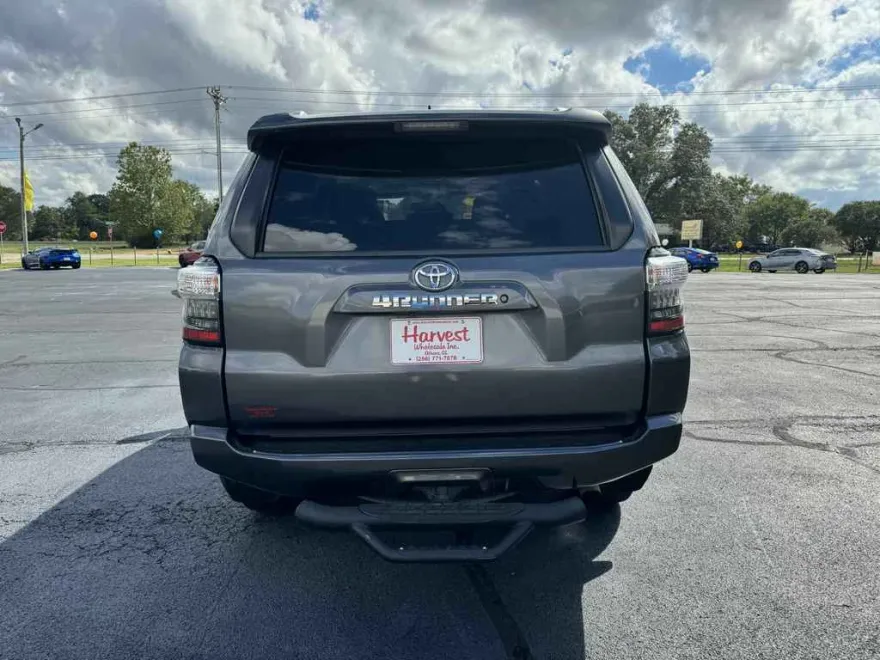 2015 Toyota 4Runner Base photo 1