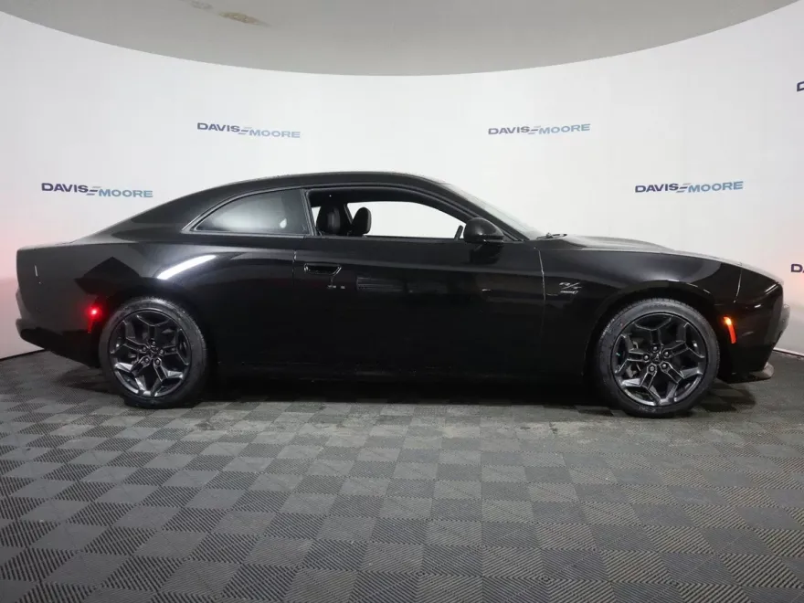 2025 Dodge Charger R/T photo 4