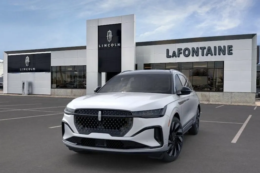 2024 Lincoln Nautilus Black Label photo 1