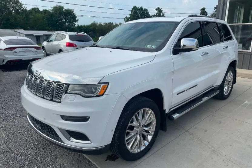 2017 Jeep Grand Cherokee Summit photo 1