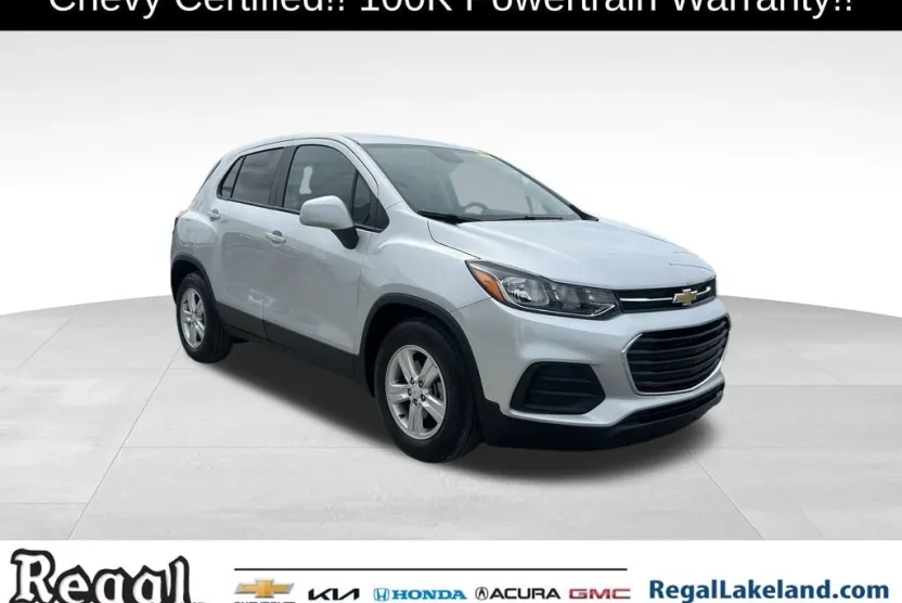 2022 Chevrolet Trax LS photo 1
