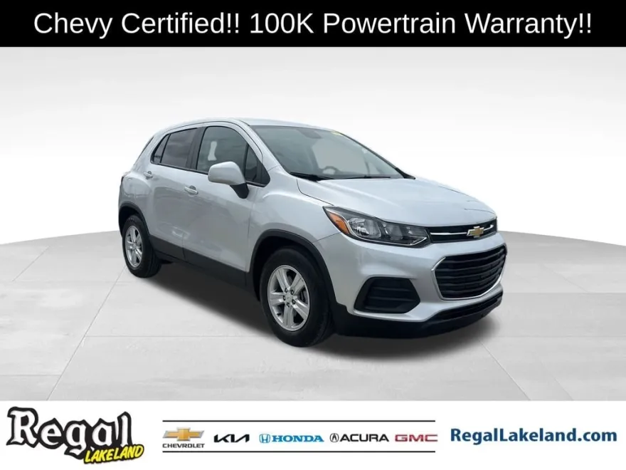 2022 Chevrolet Trax LS photo 1