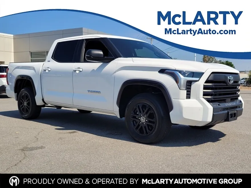 2023 Toyota Tundra SR5 CrewMax photo 1