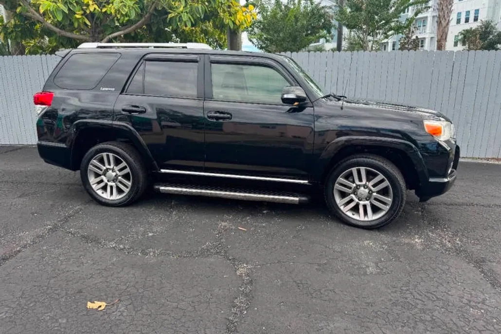 2013 Toyota 4Runner Limited photo 1