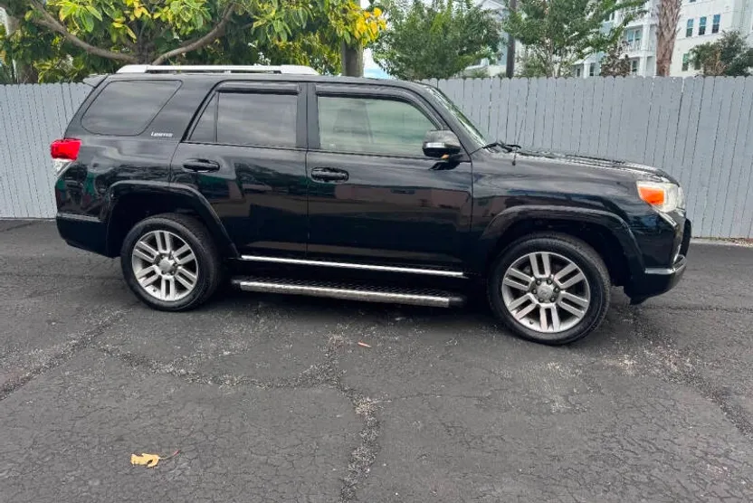 2013 Toyota 4Runner Limited photo 1