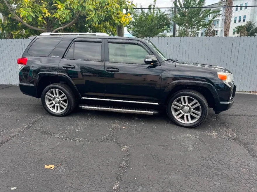 2013 Toyota 4Runner Limited photo 1